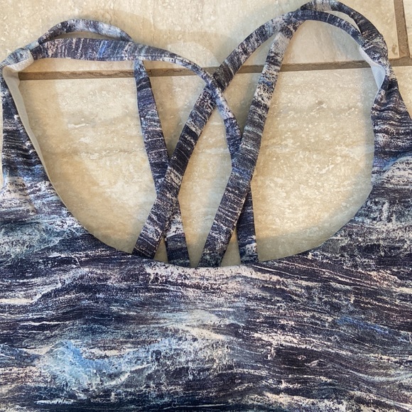 Lululemon Energy Bra - Picture 6 of 11